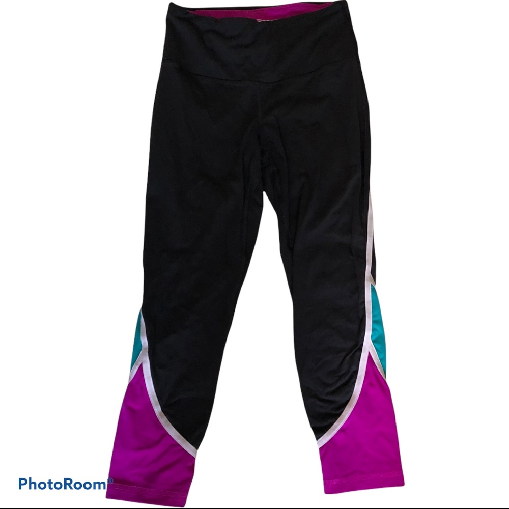 Victoria’s Secret knockout Capri workout pants